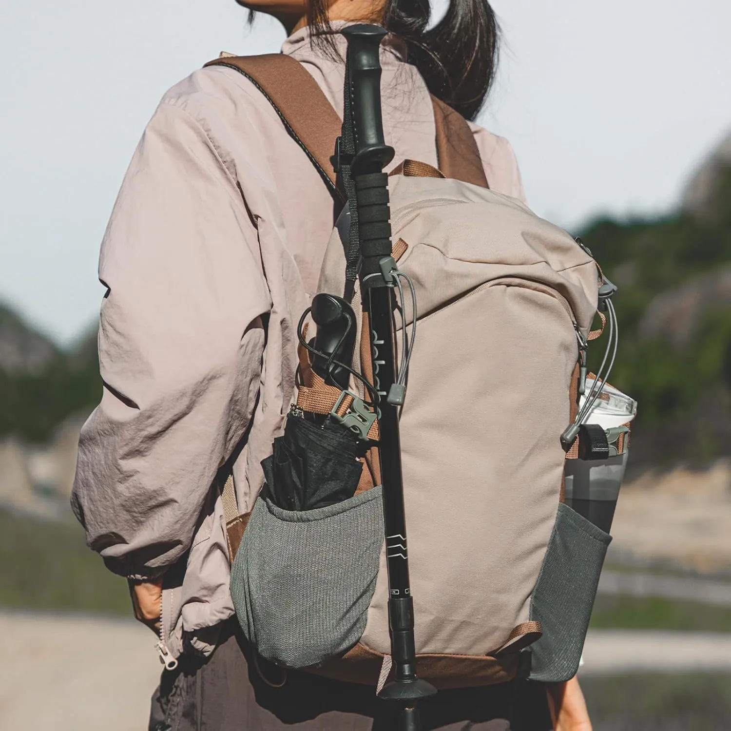 20L Small Hiking Backpack Lightweight, Waterproof Outdoor Hiking Daypack with Padded Shoulder Strap & Back Support, Casual Walking Bag for Women, Khaki