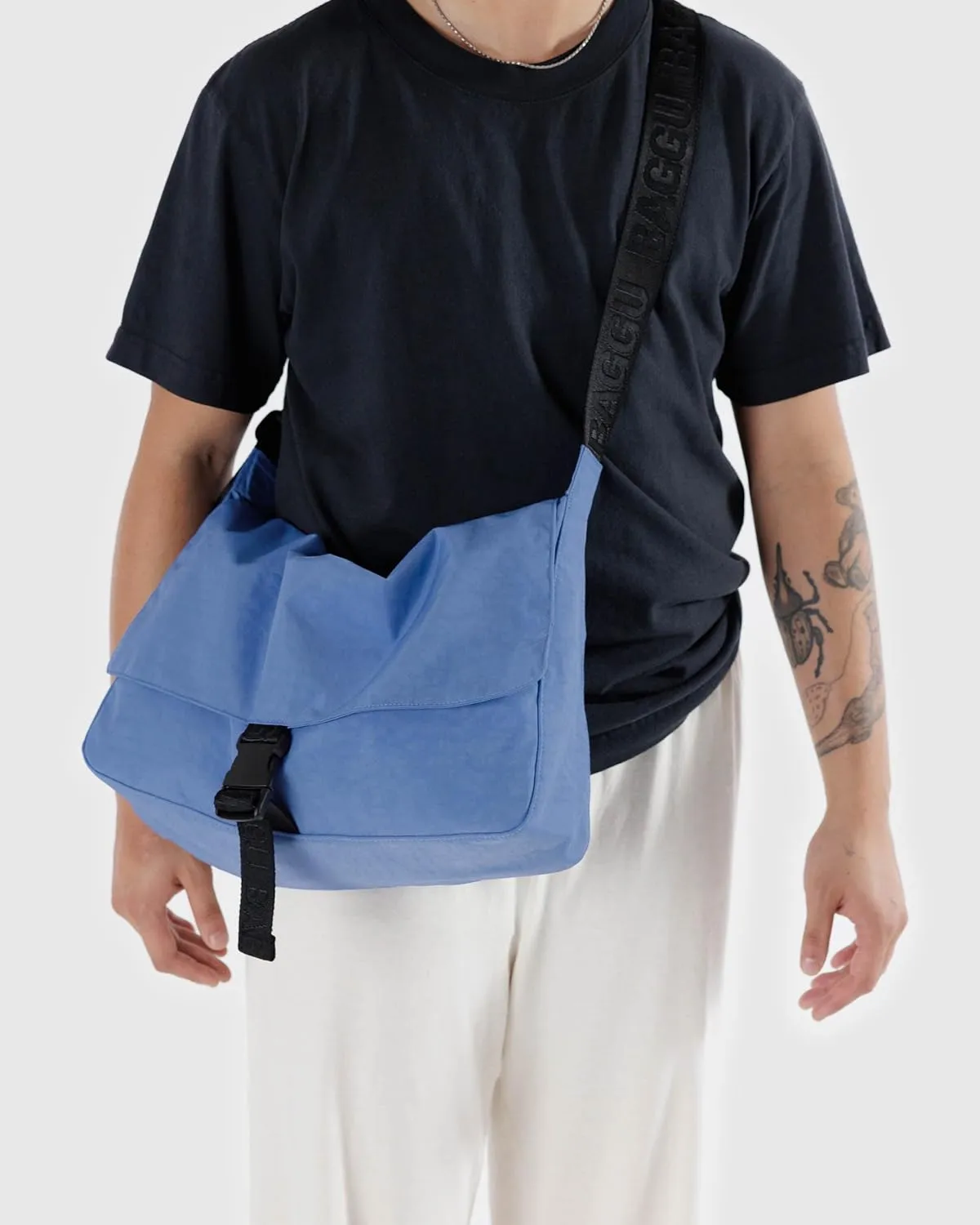 BAGGU Nylon Messenger Bag
