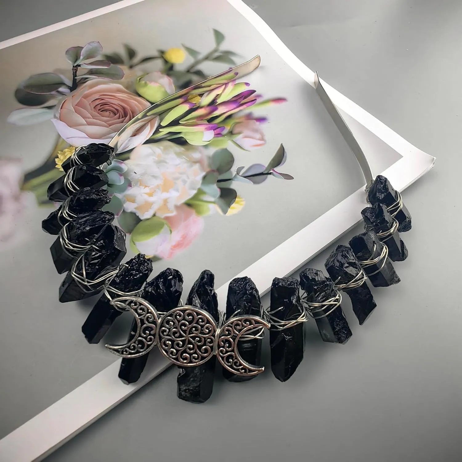 Bubbmi Black Raw Crystal Tiara Headband, Natural Quartz Moon Goddess Witch Fashion Hair Band for Wiccan Cosplay Party Headwear
