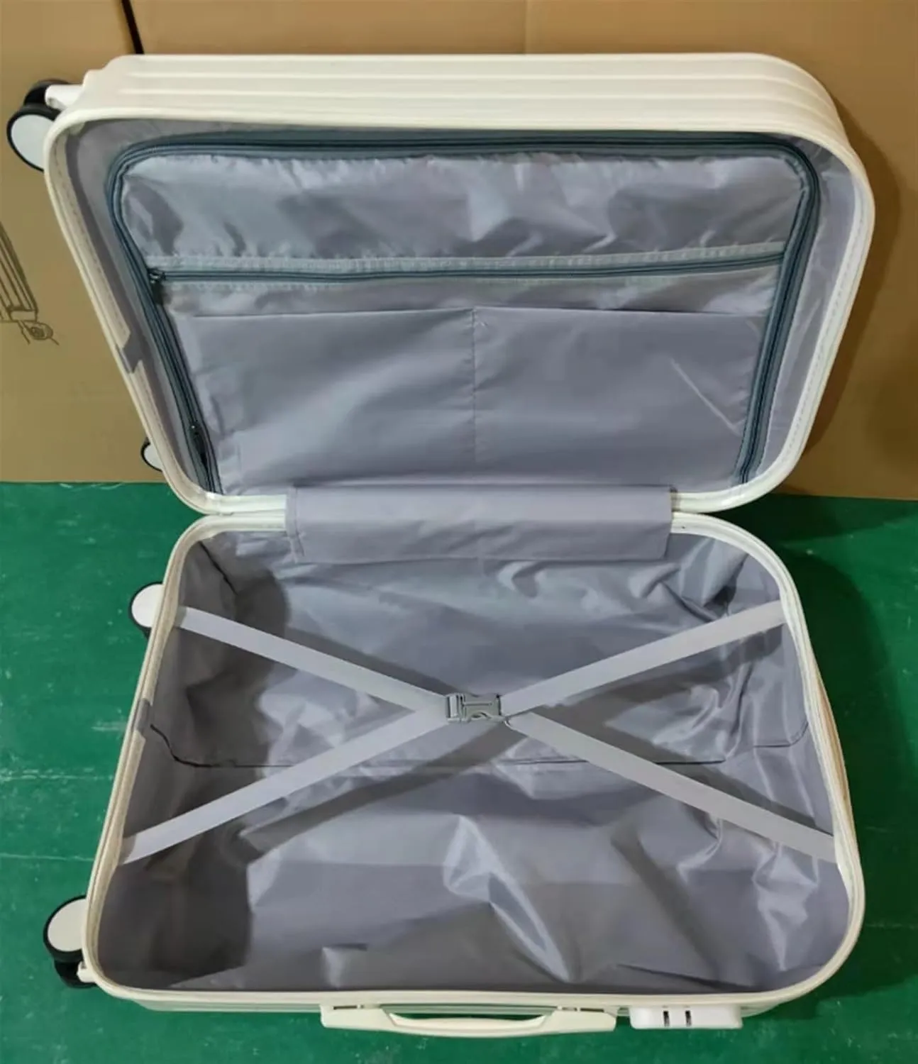 Carry On Luggages Suitcase Luggage Hard Suitcases Lightweight Password Luggage Wheeled Men's Women's Suitcase Luggage Suitcases (A-22inch