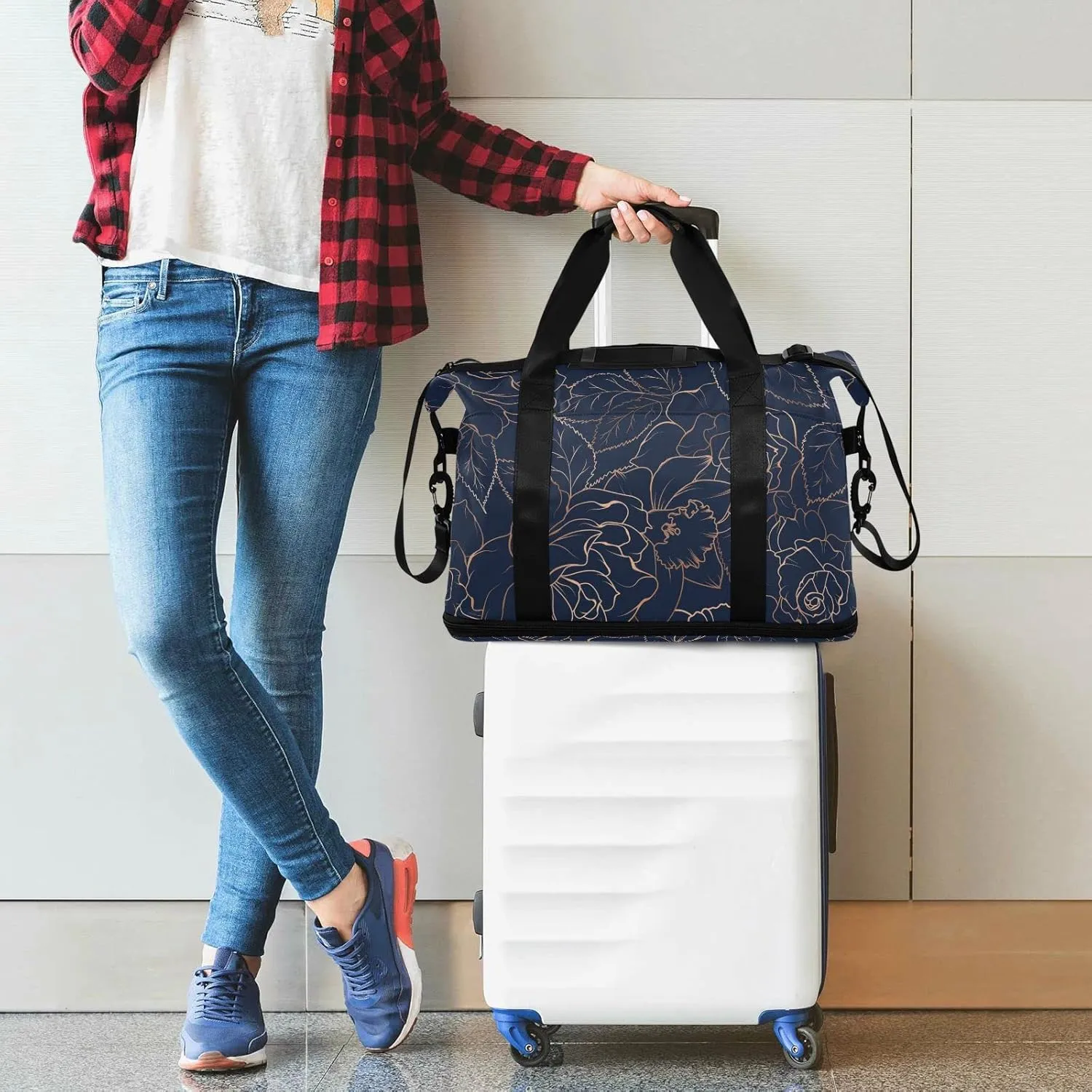 Copper-gold Shiny Outline Rose Peony Flowers Leaves on Navy Blue Gym Duffel Bag, Polyester Travel Weekender Luggage Handbag with Waterproof Pocket for Wet Items, Unisex Foldable Tote for Sports