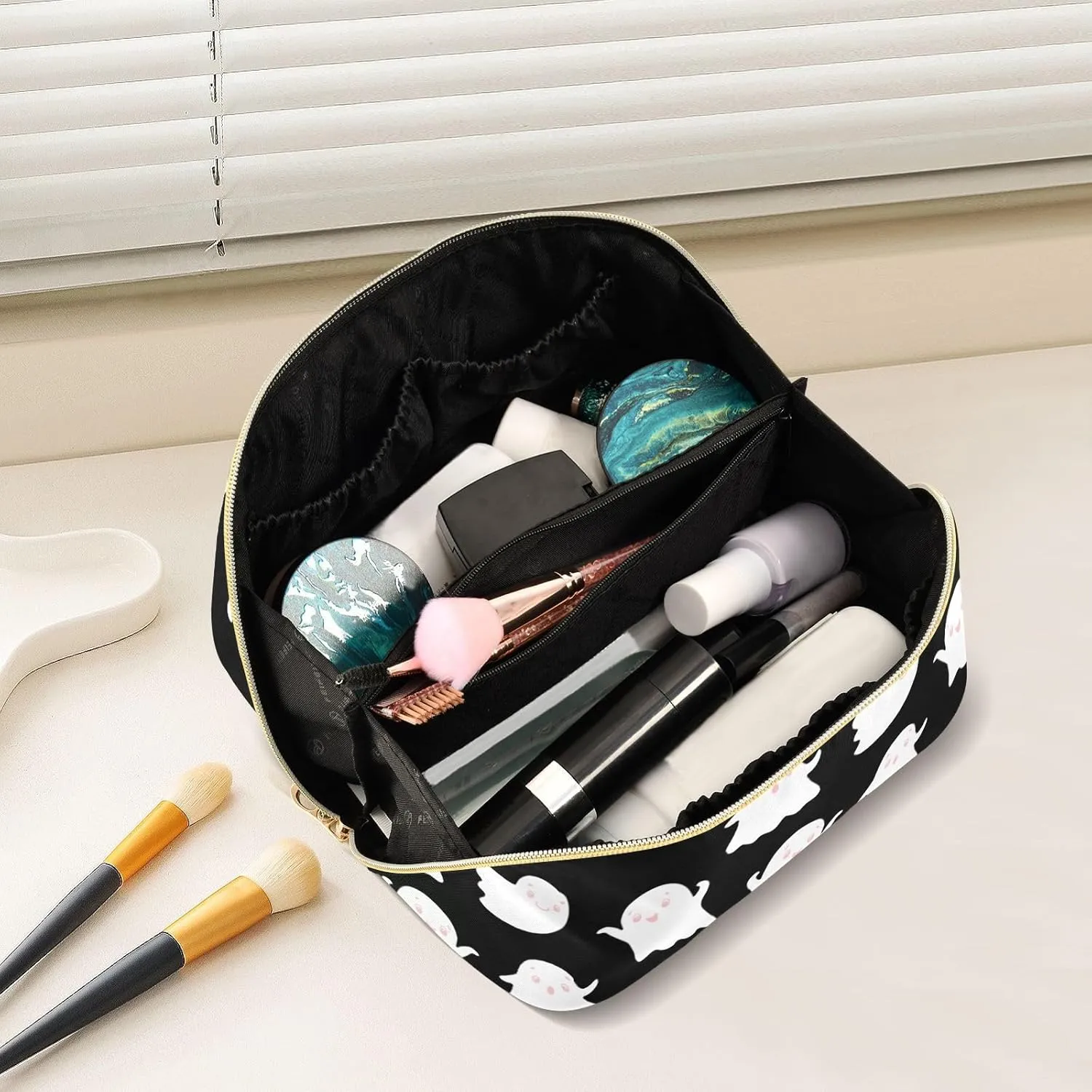 Cute Ghost Travel Makeup Bag Portable Cosmetic Pouch Large Capacity Make up Bag Toiletry Bag with Divider and Handle for Women