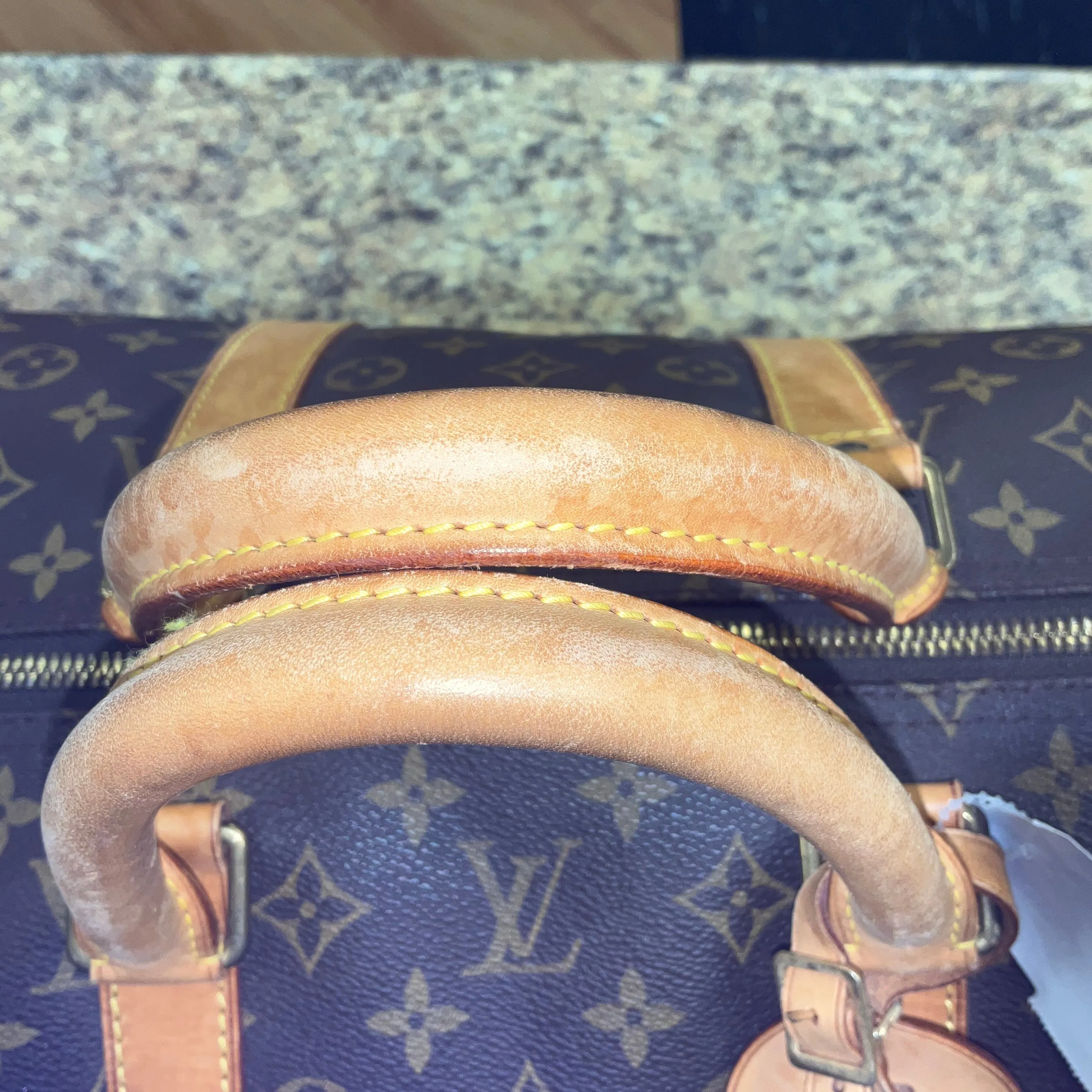 Duffle And Weekender Luxury Designer By Louis Vuitton  Size: Large