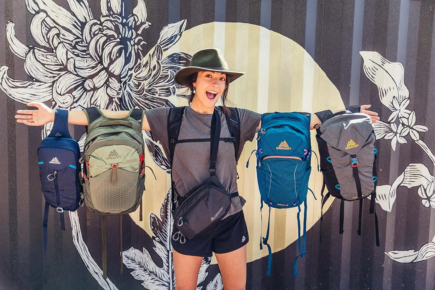 Gregory Nano 16L Unisex Day Hiking/Commuter/Active Travel Backpack, Breathable Backpanel, Hydration Port, One Size Fits All, Techno Black