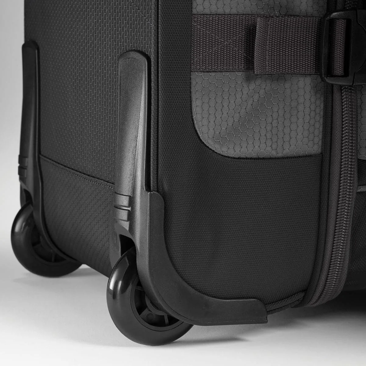 High Sierra Fairlead 28" Drop Bottom Duffel