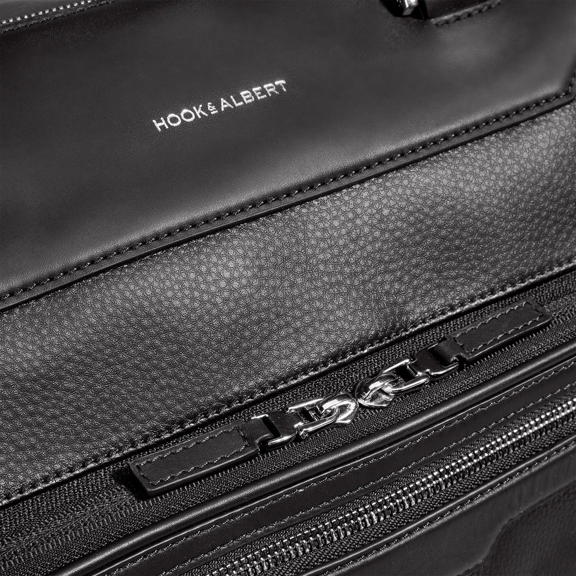 Hook & Albert Men's Leather Garment Weekender Bag