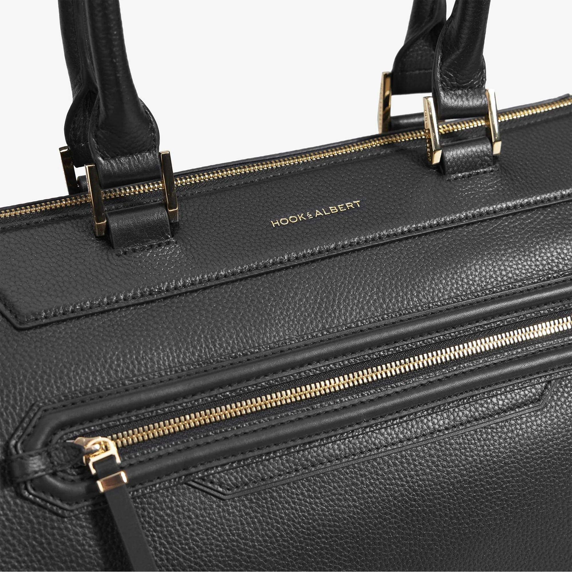 Hook & Albert Women's Leather Garment Weekender Bag (WGWTT-LTH-BLK)
