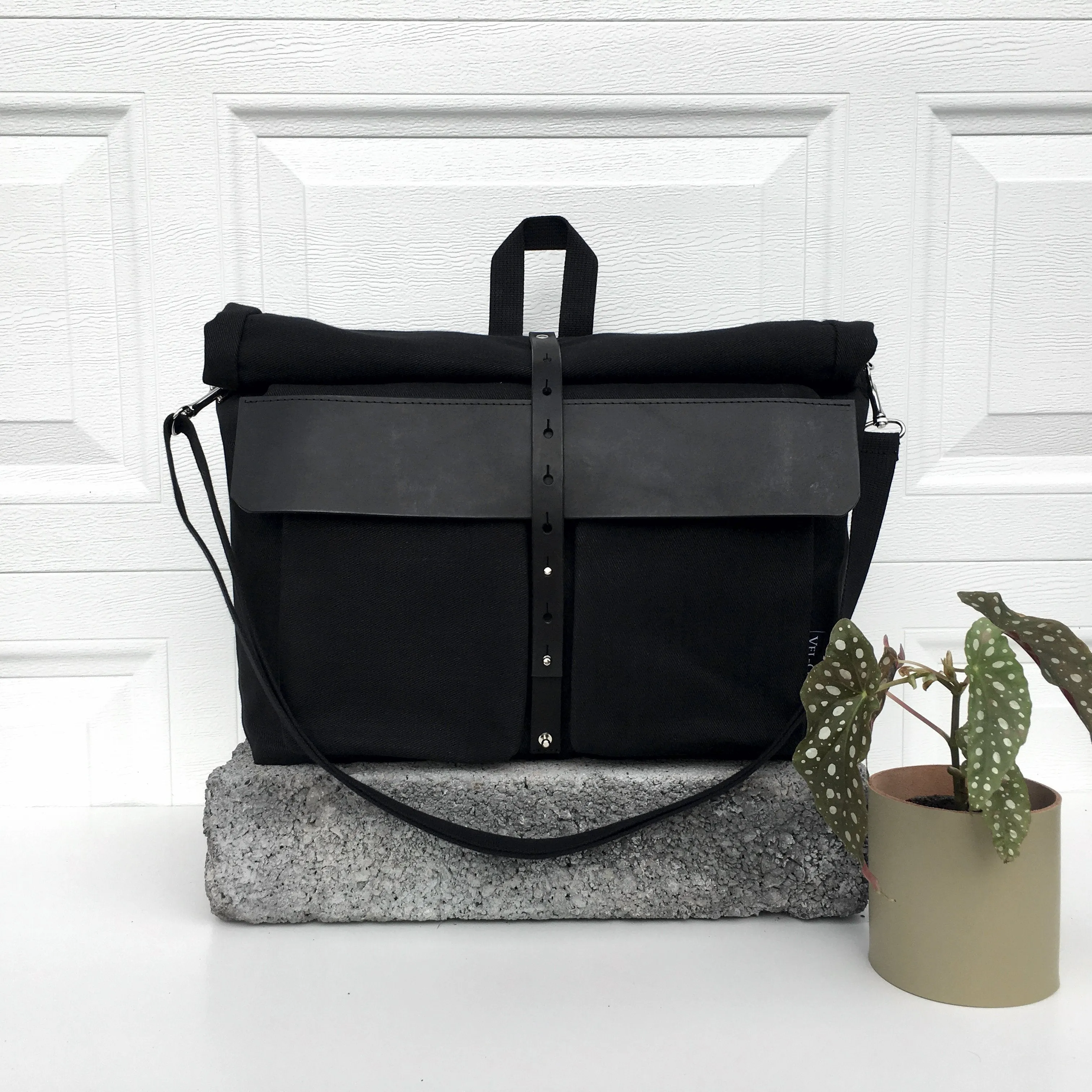 Howl | Backpack, shoulder bag
