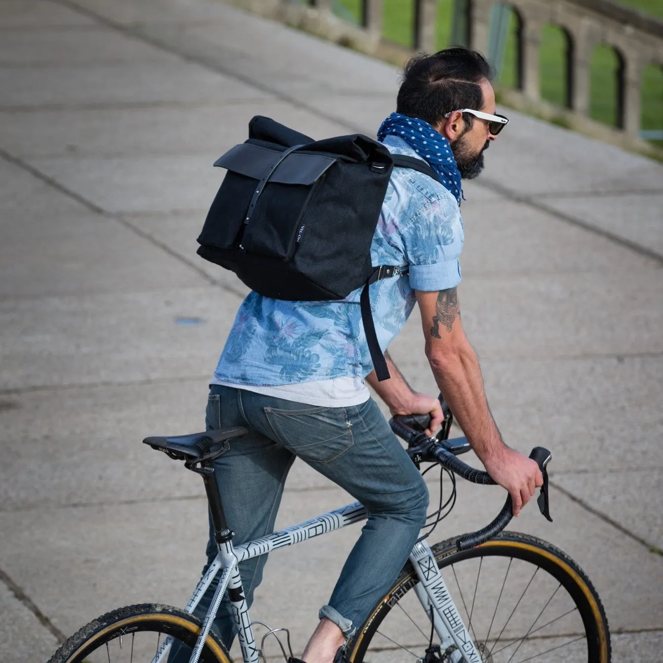 Howl | Backpack, shoulder bag