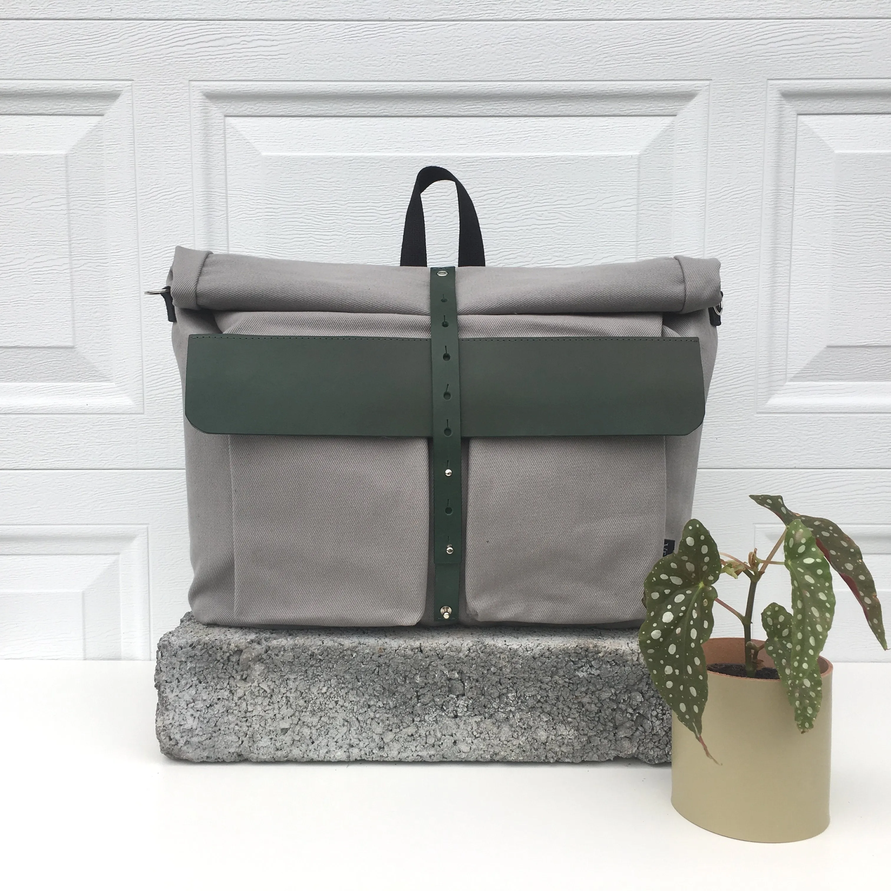 Howl | Backpack, shoulder bag