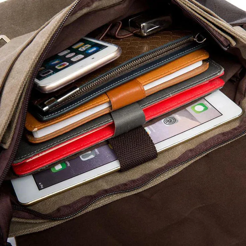 John | Versatile Messenger Bag for Work and Casual Use