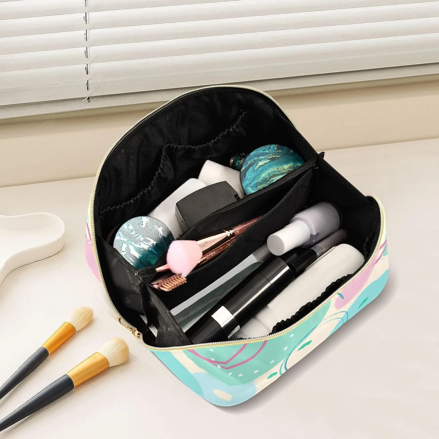 Large Travel Makeup Bag for Women Makeup Essentials Organizer Case with Divider
