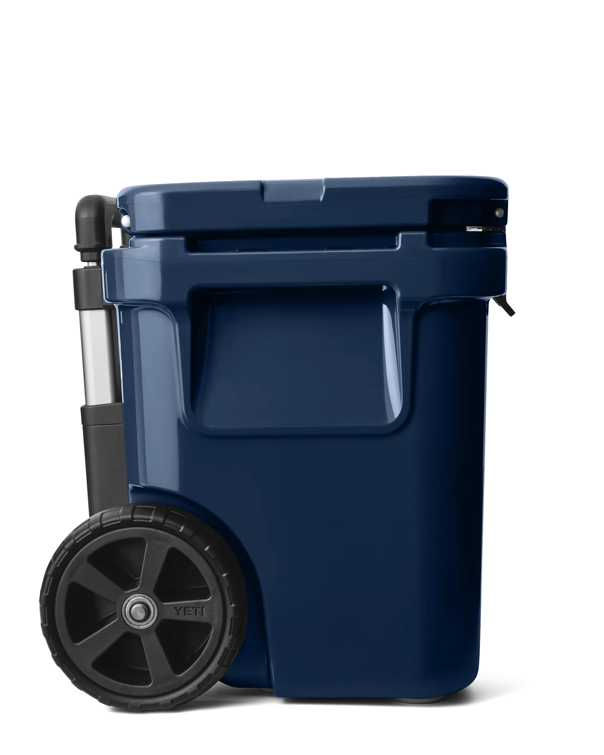 Roadie 32 Wheeled Cooler in Navy