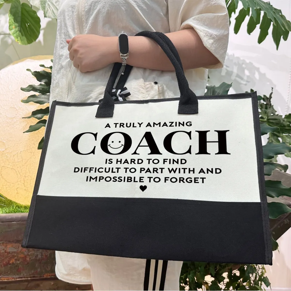SUSZDOU Amazing Coach Tote Bag, Canvas Tote Bag for Women with Zipper Closure, Shoulder Beach Bag, Thank You Gift for Female Coach, Female Trainers Gifts for Women, Makeup Bag