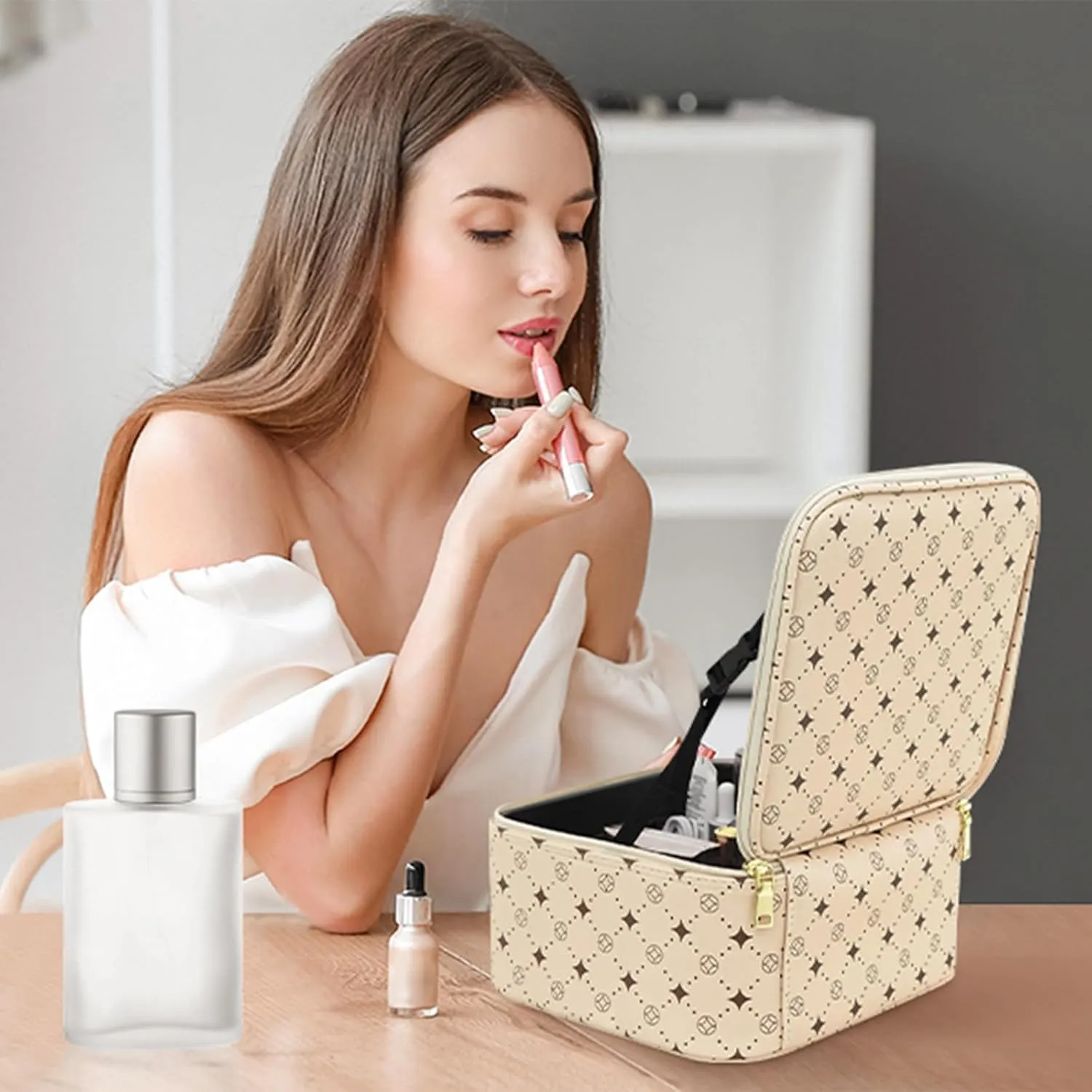 Travel Makeup Bag With 360° rotating LED Mirror,Waterproof cosmetic organizer,Portability Cosmetic case,Makeup organizer,Gift for Women,Girls Gift (Beige   Brown)