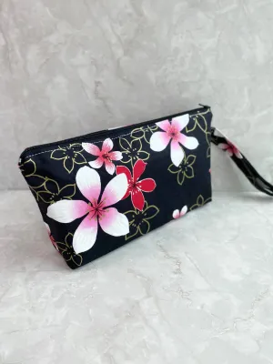 Zip wristlet