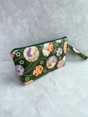 Zip wristlet